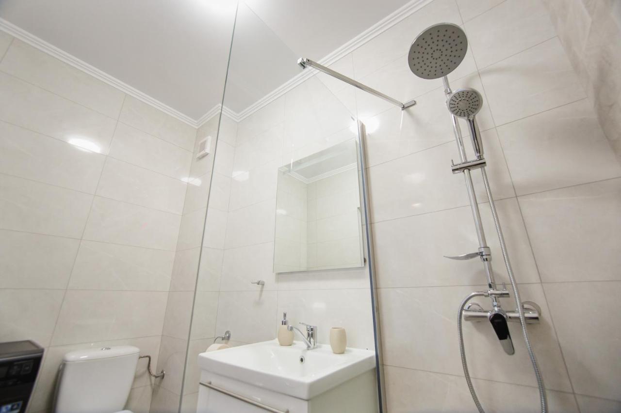 Trio Pink Apartment Oradea Ngoại thất bức ảnh