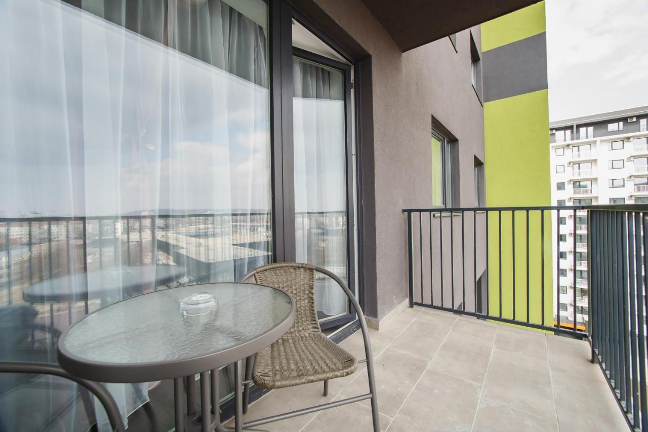 Trio Pink Apartment Oradea Ngoại thất bức ảnh